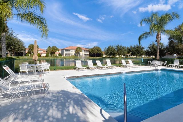 203 CASA DEL LAGO WAY 203, Venice, FL 34292