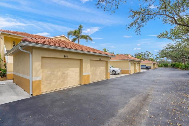 203 CASA DEL LAGO WAY 203, Venice, FL 34292
