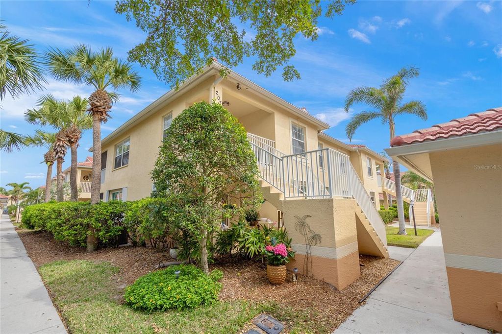 203 CASA DEL LAGO WAY 203, Venice, FL 34292