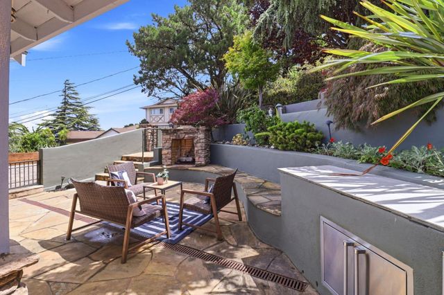 2945 Monte Cresta Drive, Belmont, CA 94002