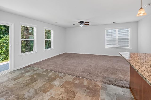 648 Millsgate Circle, Boiling Springs, SC 29316