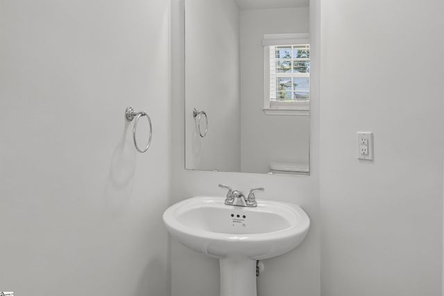 648 Millsgate Circle, Boiling Springs, SC 29316