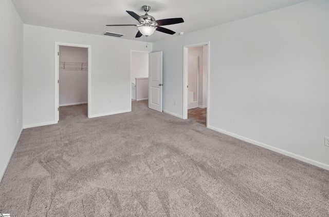 648 Millsgate Circle, Boiling Springs, SC 29316