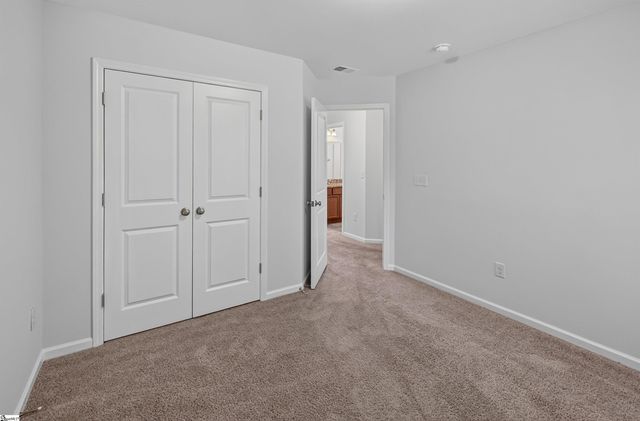 648 Millsgate Circle, Boiling Springs, SC 29316