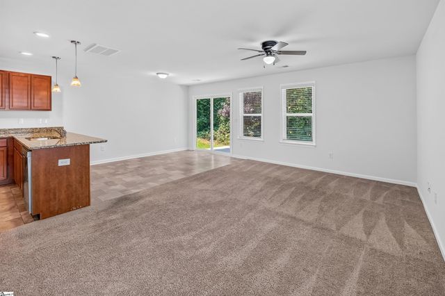 648 Millsgate Circle, Boiling Springs, SC 29316