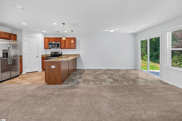 648 Millsgate Circle, Boiling Springs, SC 29316