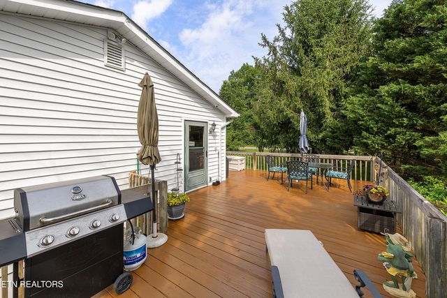 1236 Blockhouse Rd, Maryville, TN 37803