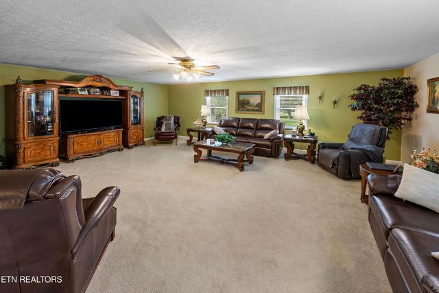 1236 Blockhouse Rd, Maryville, TN 37803