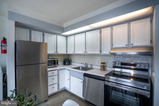 973 STRATFORD CT, State College, PA 16801