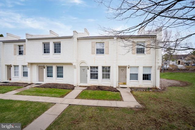 973 STRATFORD CT, State College, PA 16801