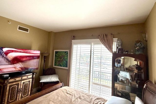 2625 NE 14th Ave 406, Wilton Manors, FL 33334