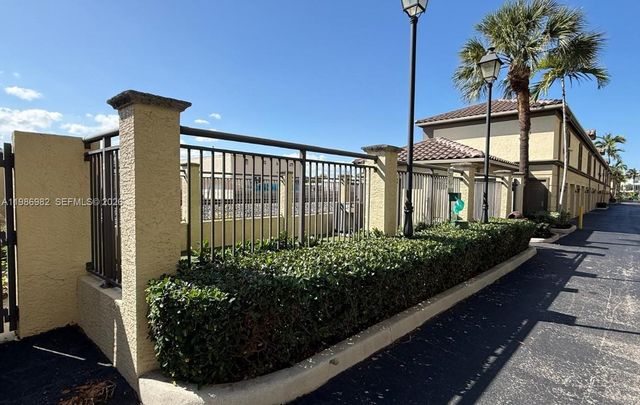 2625 NE 14th Ave 406, Wilton Manors, FL 33334