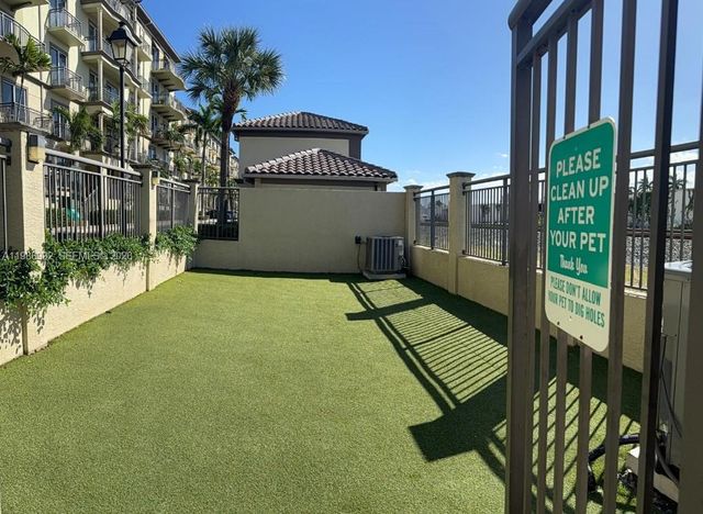 2625 NE 14th Ave 406, Wilton Manors, FL 33334