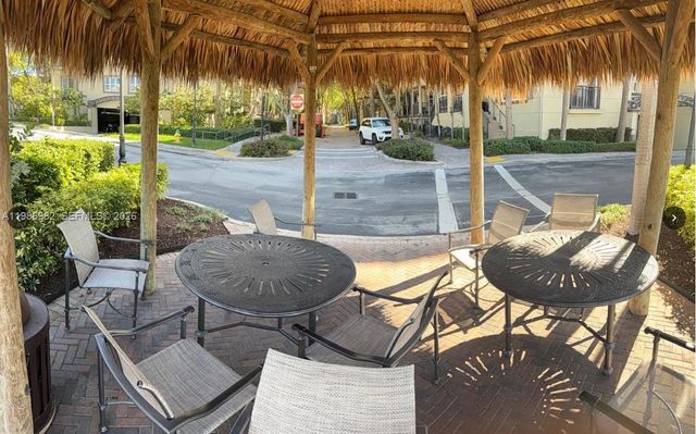 2625 NE 14th Ave 406, Wilton Manors, FL 33334