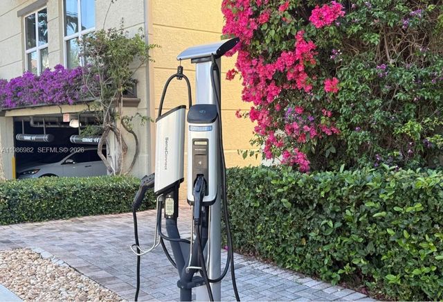 2625 NE 14th Ave 406, Wilton Manors, FL 33334