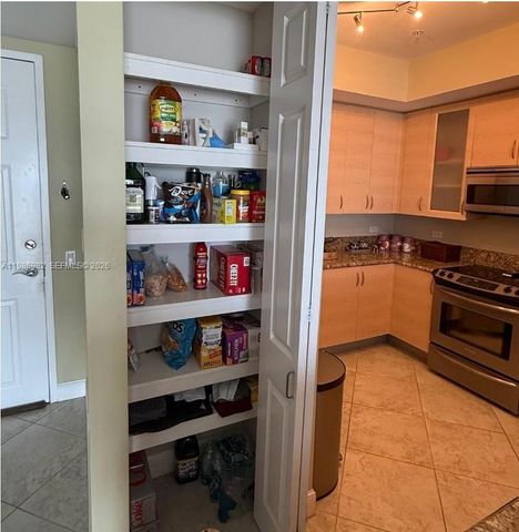 2625 NE 14th Ave 406, Wilton Manors, FL 33334