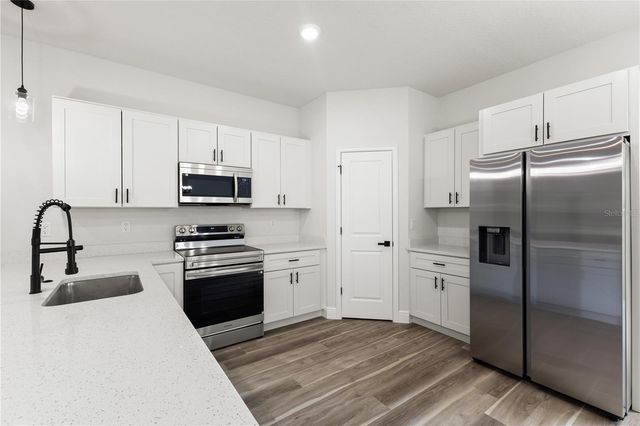 5217 SW 165TH STREET ROAD, Ocala, FL 34473