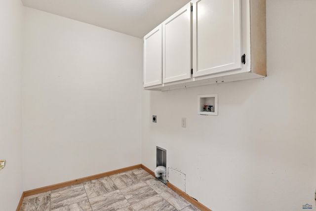 944 STAHL CT, Rapid City, SD 57701