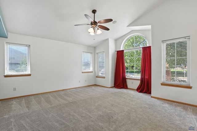 944 STAHL CT, Rapid City, SD 57701