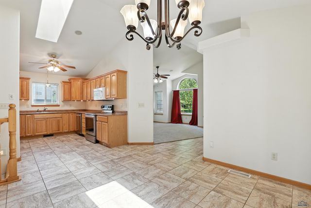 944 STAHL CT, Rapid City, SD 57701