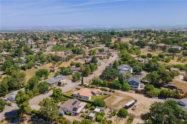 726 N Trigo Ln, Paso Robles, CA 93446