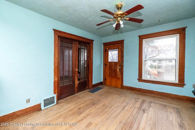 927 Mahlon Street, Lansing, MI 48906