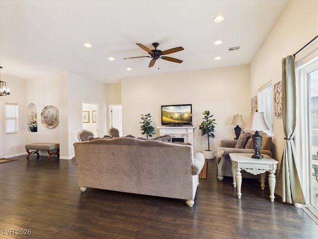 3201 South Underbrush Avenue, Pahrump, NV 89048