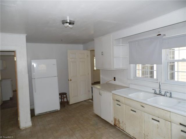 232 Riverview Drive, Sparta, NC 28675