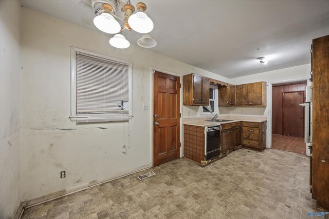 1718 Hampton Drive, Huntsville, AL 35810