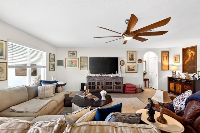 508 HICKORY COURSE LOOP, Ocala, FL 34472