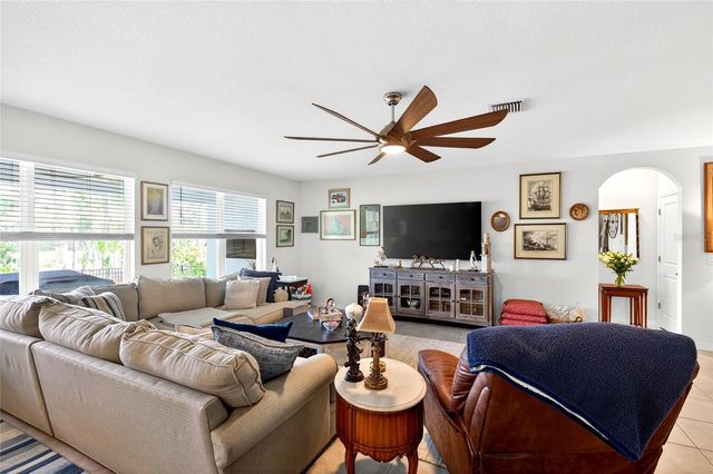 508 HICKORY COURSE LOOP, Ocala, FL 34472