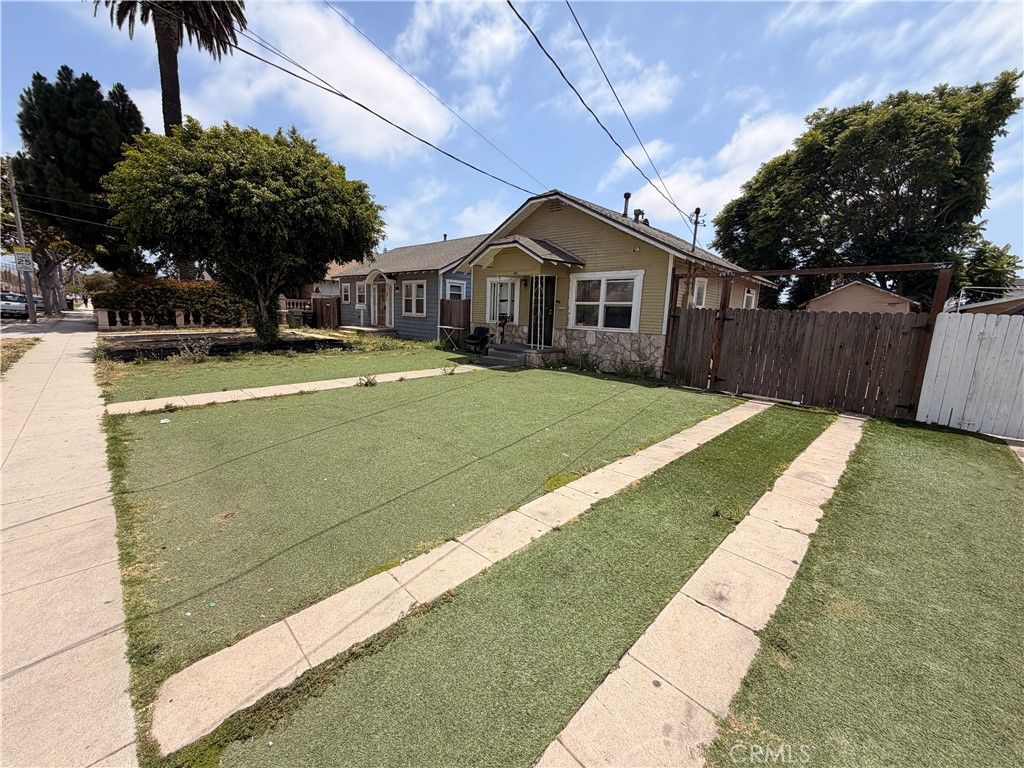 532 W Hillcrest, Inglewood, CA 90301 — photo 2