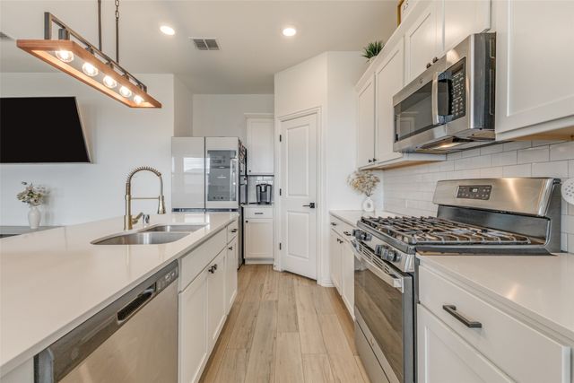 1038 Manuel Drive, Fate, TX 75087