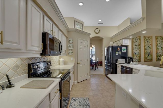 822 HART LAKE STREET, Winter Haven, FL 33884