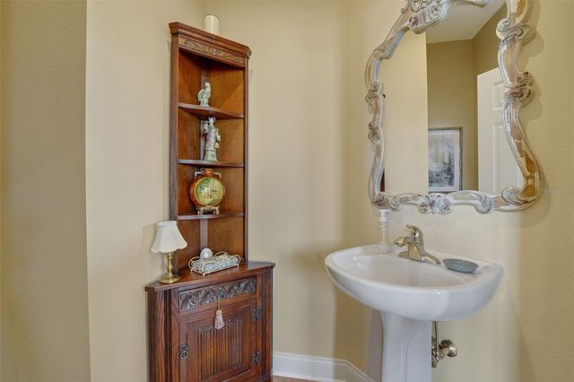 822 HART LAKE STREET, Winter Haven, FL 33884