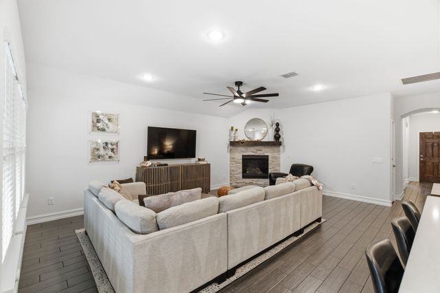 4865 Big Bear Circle, Fort Worth, TX 76244