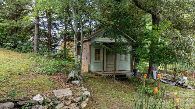 3579 High West Drive, Lenoir, NC 28645