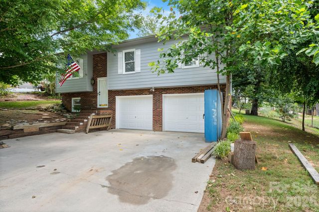 3579 High West Drive, Lenoir, NC 28645