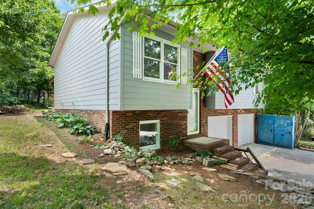 3579 High West Drive, Lenoir, NC 28645