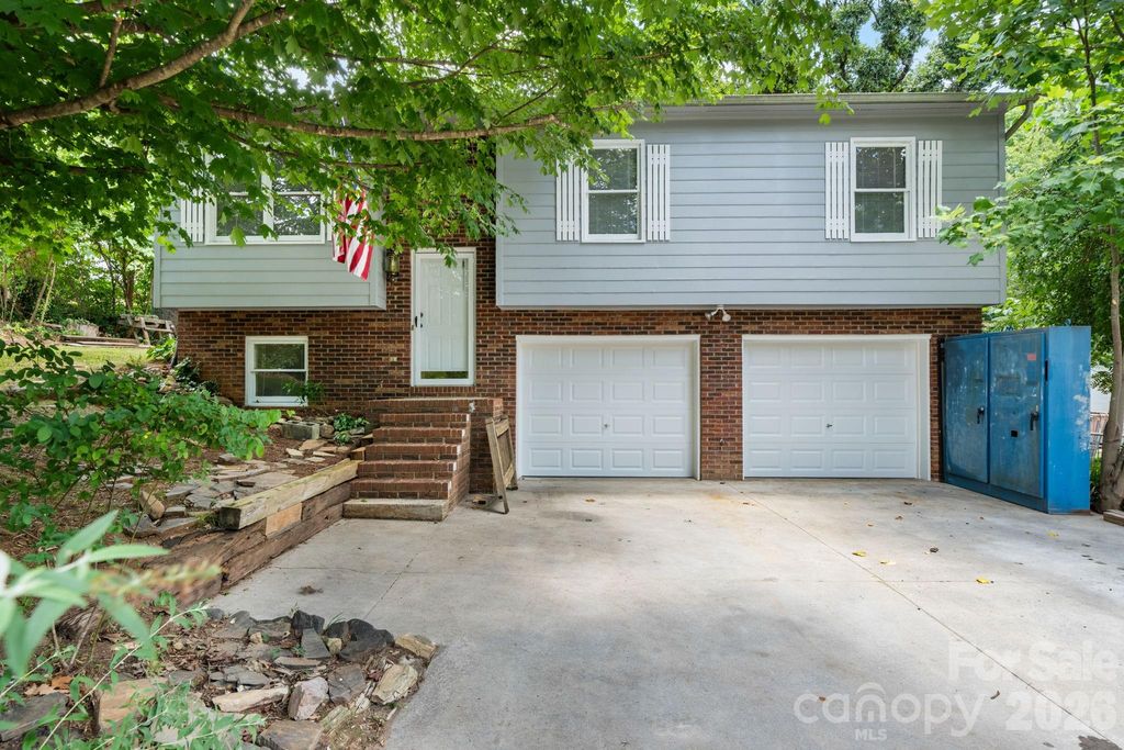 3579 High West Drive, Lenoir, NC 28645
