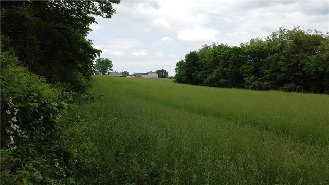 9999 Mckee Rd, White Oak, PA 15131