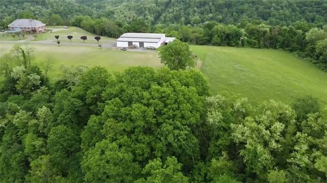 9999 Mckee Rd, White Oak, PA 15131