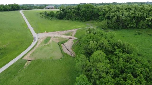 9999 Mckee Rd, White Oak, PA 15131