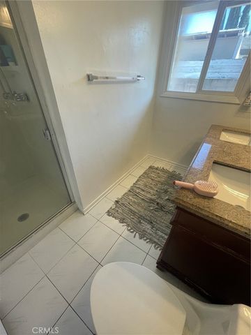 8233 Fallbrook Avenue, West Hills, CA 91304