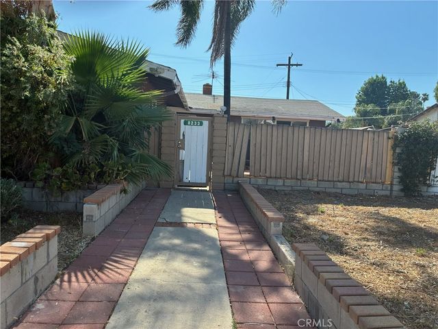 8233 Fallbrook Avenue, West Hills, CA 91304