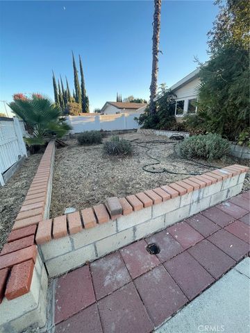 8233 Fallbrook Avenue, West Hills, CA 91304
