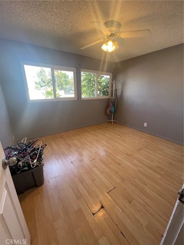 8233 Fallbrook Avenue, West Hills, CA 91304