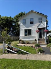 104 Garden City Drive, Salina, NY 13211