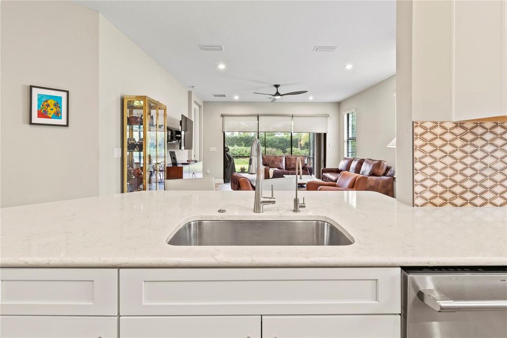 Image 11 of property listing at 14655 DERNA TERRACE, Bradenton, FL 34211