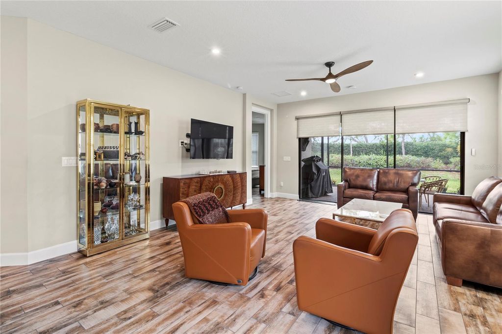 Image 18 of property listing at 14655 DERNA TERRACE, Bradenton, FL 34211